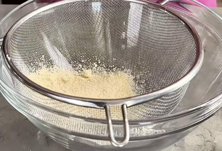setaccio con farina