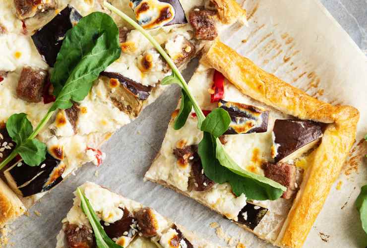 pezzi di rustico con melanzane e ricotta