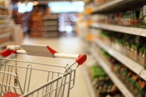 Carrello in un supermercato