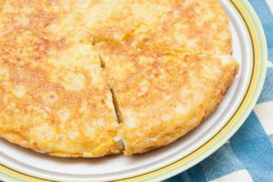 rustico di pane nel piatto