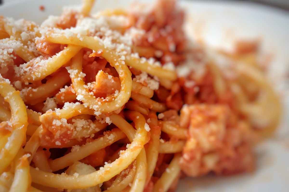 spaghetti pomodoro e parmigiano