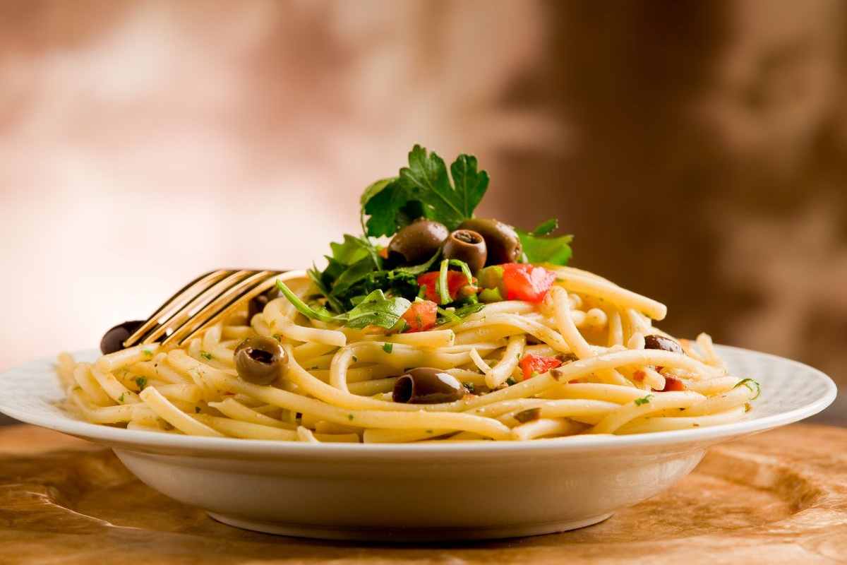 spaghetti con olive taggiasche