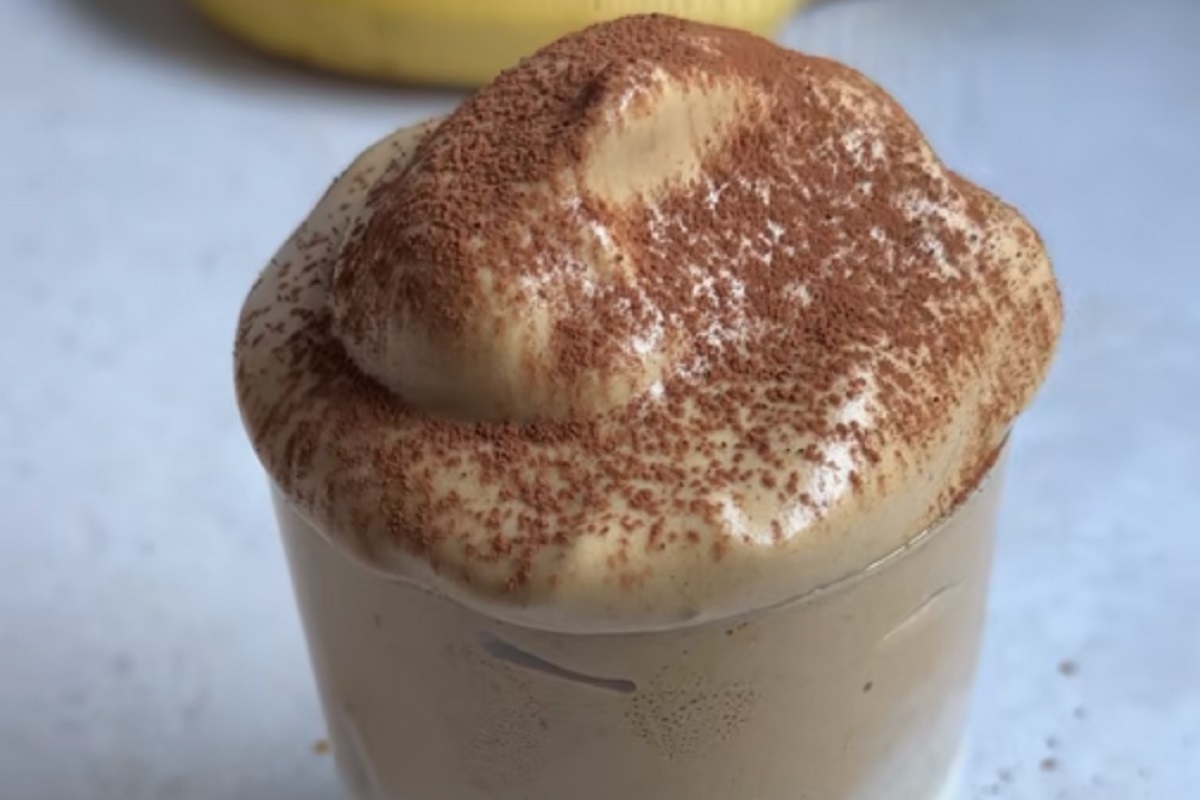 spuma di caffè col cacao sopra