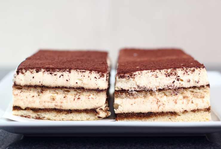 due fette di tiramisù