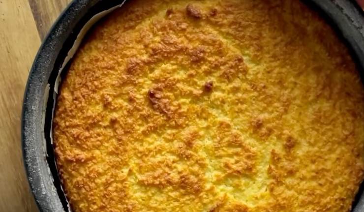 teglia con torta al cocco