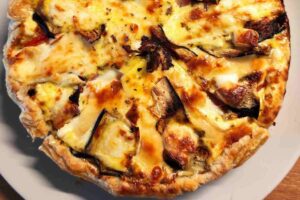 Torta salata con melanzane e mozzarella
