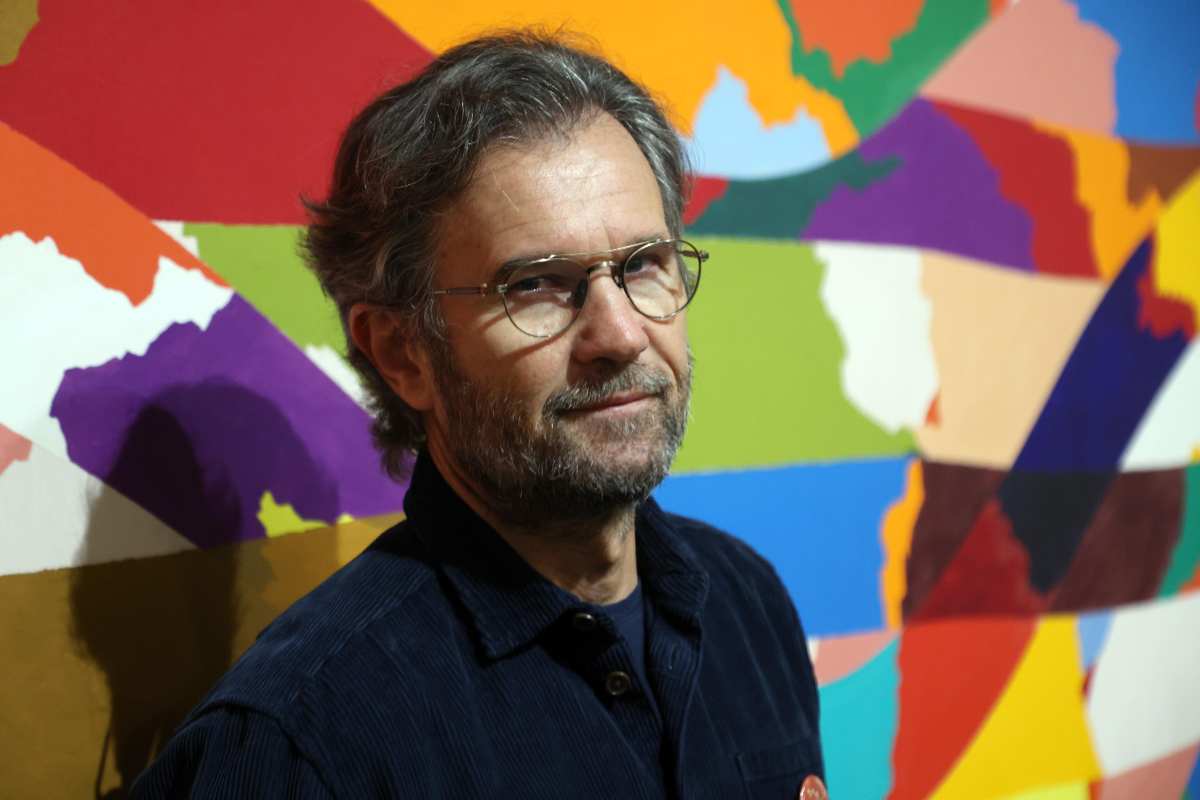 carlo cracco sorride in posa