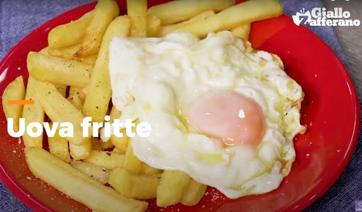 uovo fritto con le patatine
