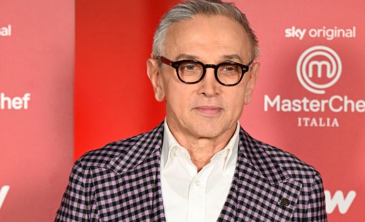 Bruno Barbieri con espressione seria