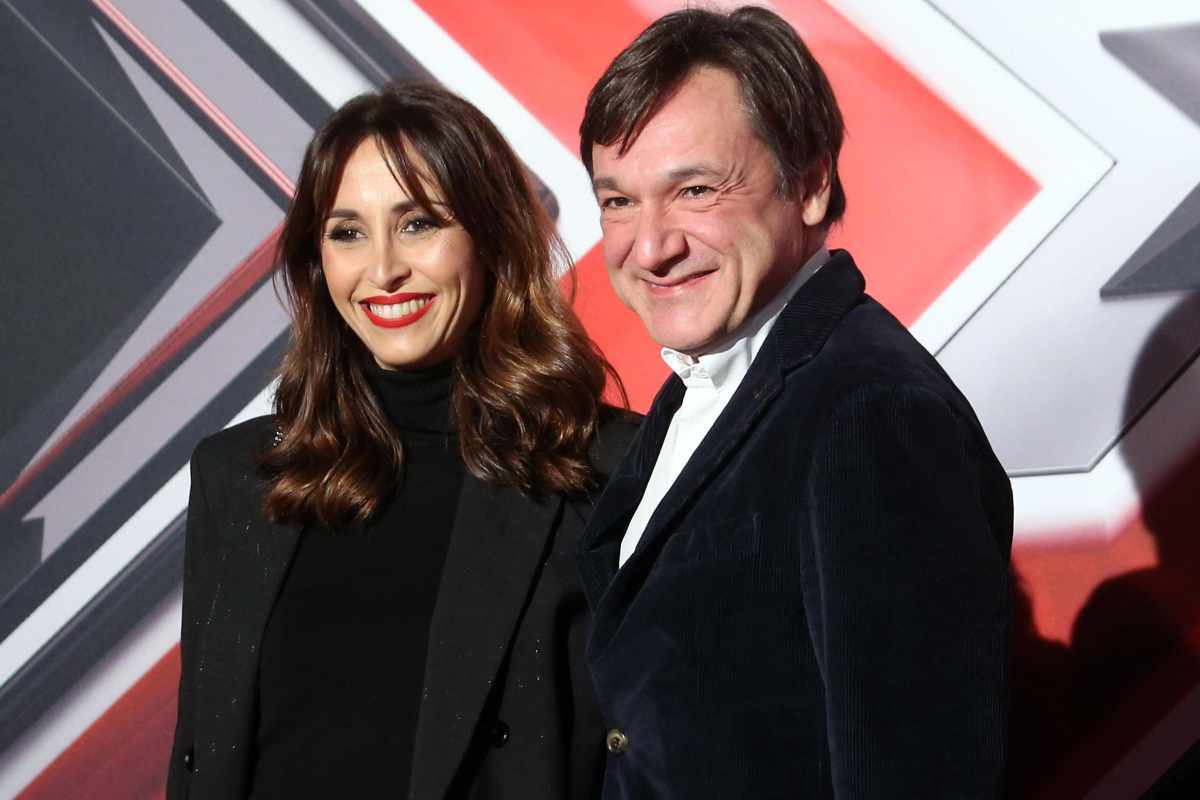 Benedetta Parodi e Fabio Caressa che sorridono