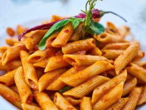 penne al pomodoro con peperoncino