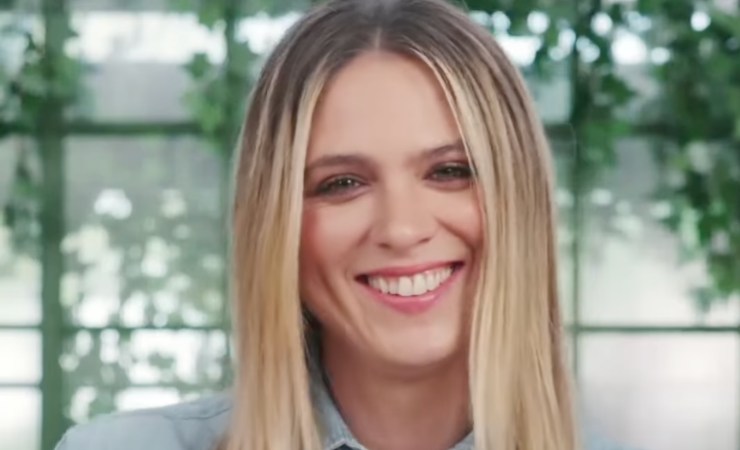 Brenda Lodigiani che sorride
