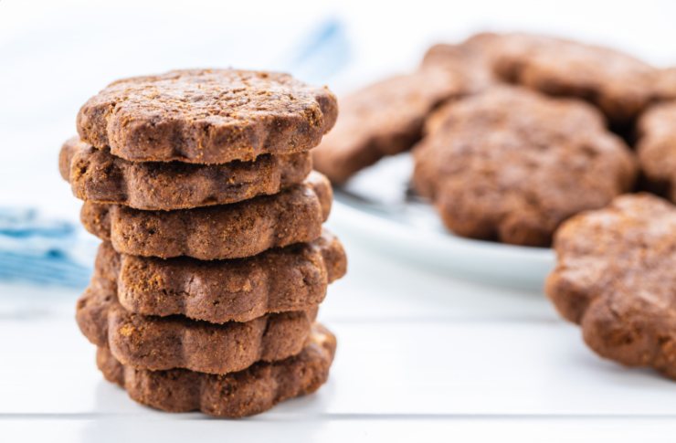 pila di biscotti al cioccolato