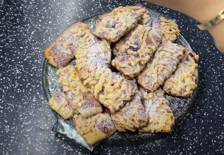 biscotti in un piatto