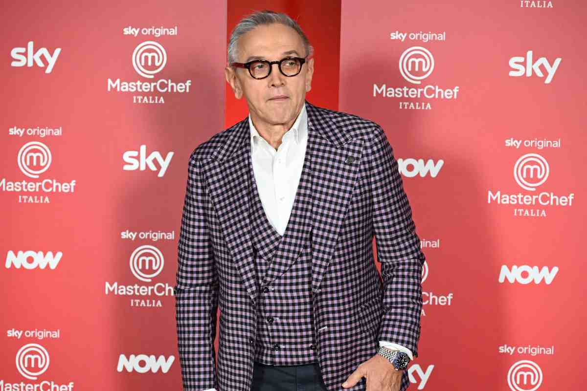 Bruno Barbieri con espressione seria