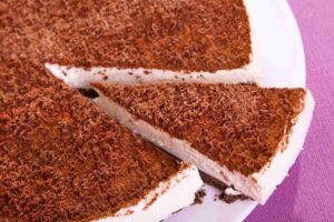 Torta al cacao con ripieno