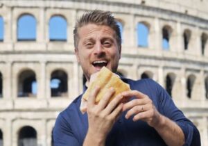 fulvio marino morde la pizza