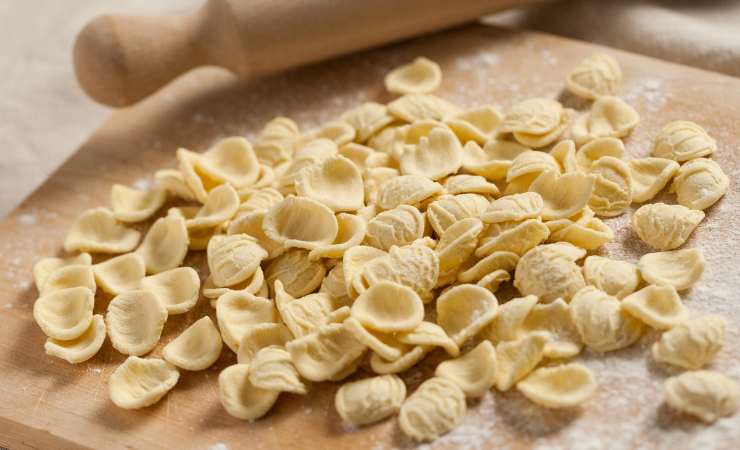 orecchiette crude e mattarello