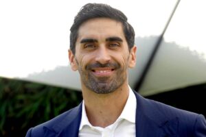 filippo magnini sorridente in primo piano
