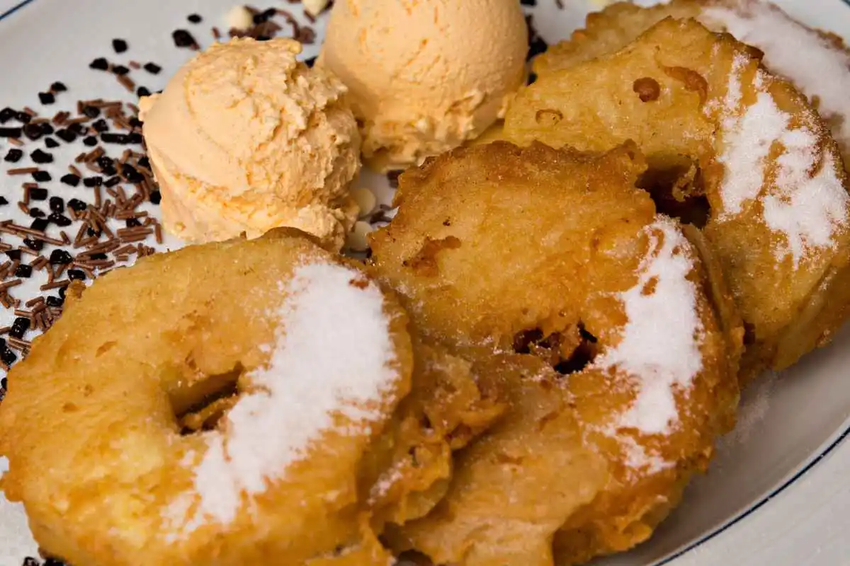 frittelle all'ananas con gelato