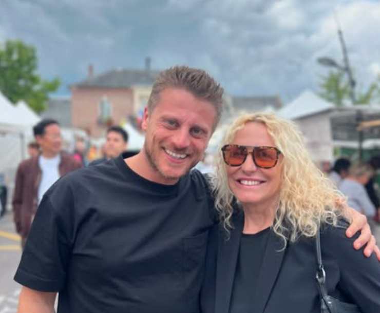 fulvio marino e antonella clerici sorridono