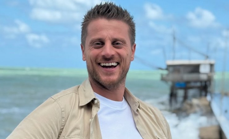 Fulvio Marino che sorride al mare