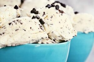 Gelato con gocce di cioccolato