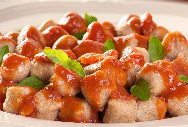 gnecchetti con pomodoro e basilico