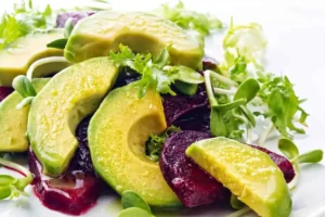 avocado e barbabietola