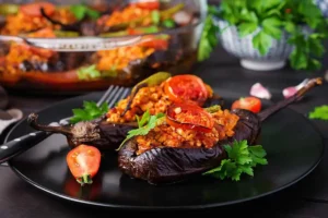 melanzane ripiene con carne e pomodoro