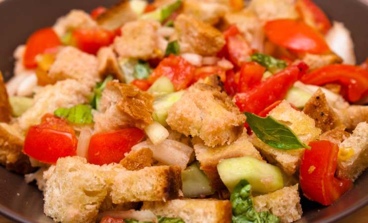 panzanella con cetrioli
