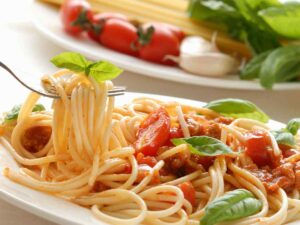 spaghetti con pomodorino fresco e basilico