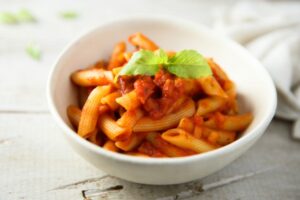 penne con il sugo di pomodoro