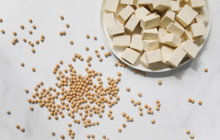 tofu tagliato a cubetti