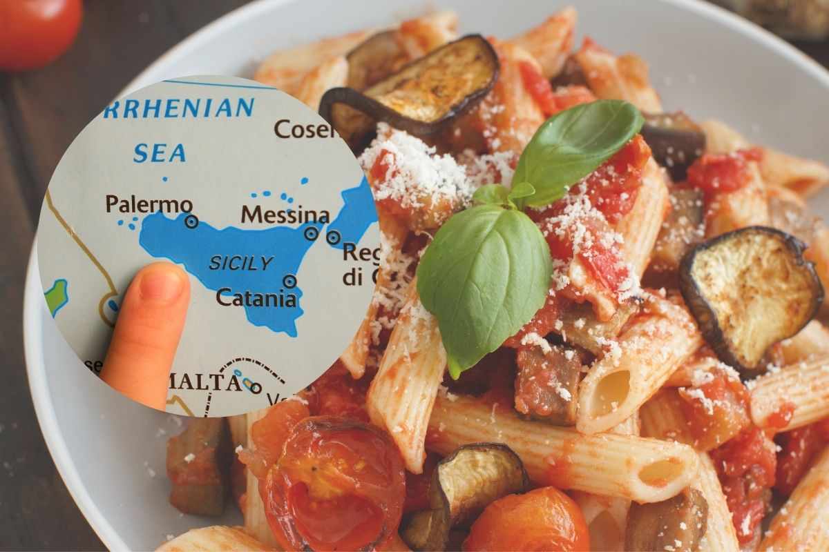 un piatto di pasta alla norma e la cartina della sicilia