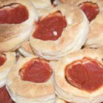 Pizzette rosse sparse
