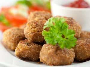 polpette fritte su un piatto