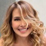 barbara d'urso in primo piano sorridente