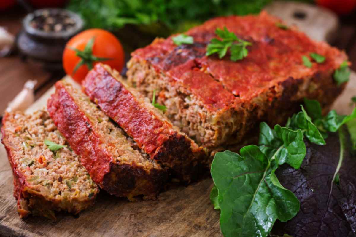 polpettone con intorno delle verdure