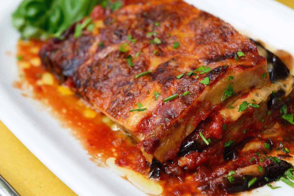 pezzo di parmigiana alla melanzane