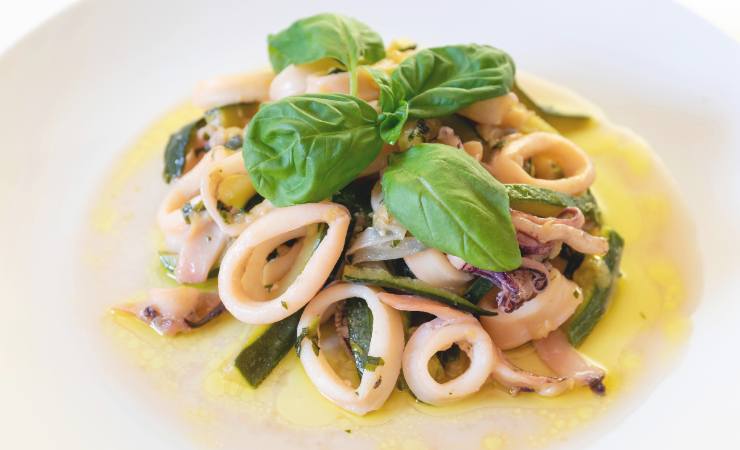 piatto di calamari e zucchine