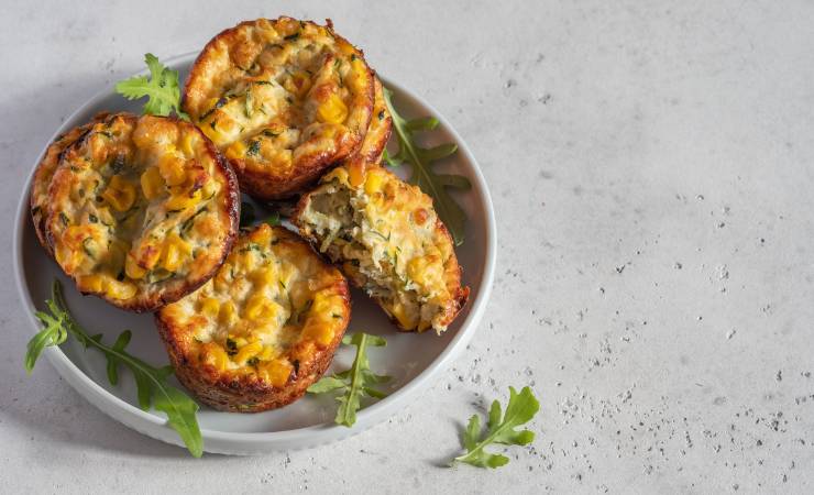 piatto con muffin salati