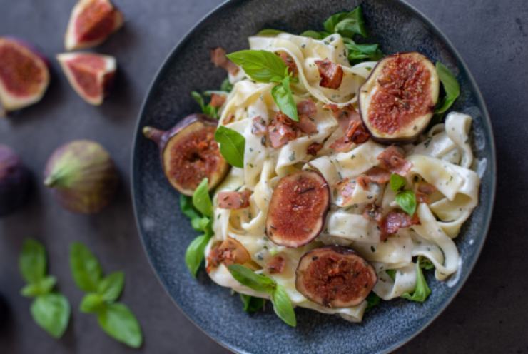tagliatelle cremose con i fichi