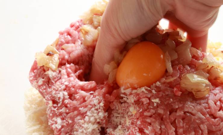 carne macinata uovo e formaggio