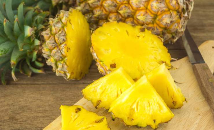 tagliare l'ananas