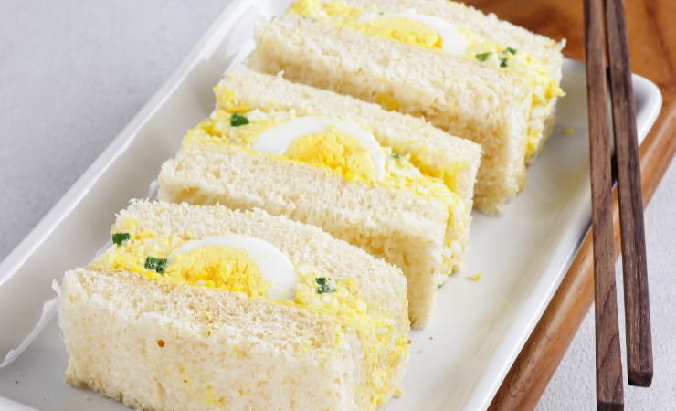 sandwich con uova