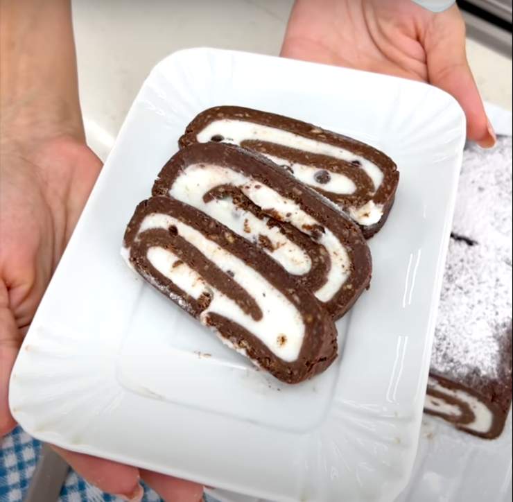 rotolo di ricotta e cacao a fette