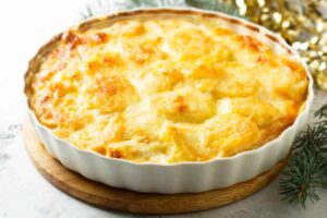 sformato di patate cremoso dentro ad una teglia da forno