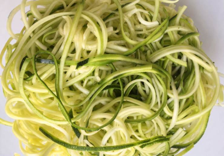 spaghetti di zucchine crudi