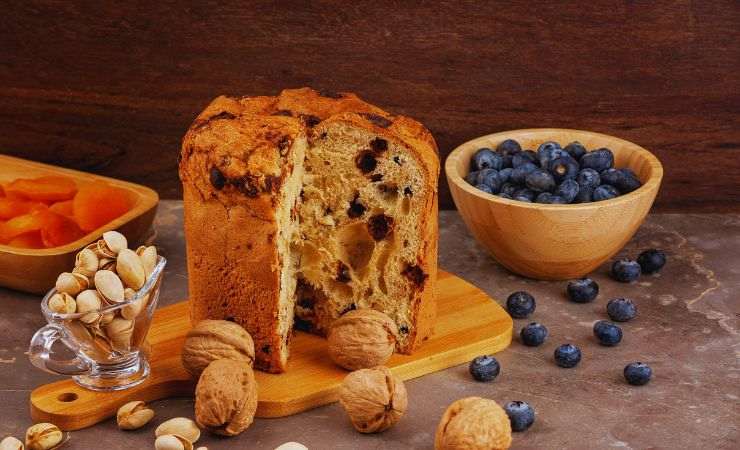 panettone e frutta secca
